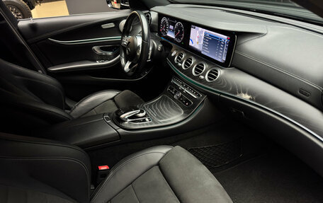 Mercedes-Benz E-Класс, 2019 год, 3 850 000 рублей, 12 фотография