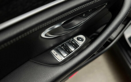 Mercedes-Benz E-Класс, 2019 год, 3 850 000 рублей, 16 фотография