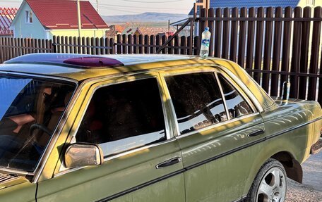 Mercedes-Benz W123, 1981 год, 630 000 рублей, 3 фотография