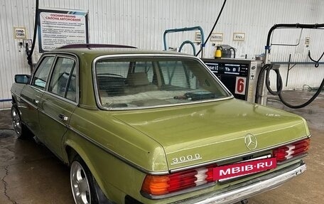 Mercedes-Benz W123, 1981 год, 630 000 рублей, 2 фотография