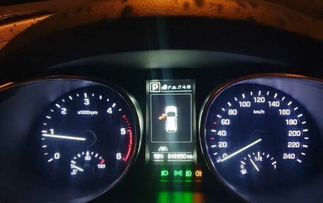 Hyundai Santa Fe III рестайлинг, 2016 год, 2 350 000 рублей, 15 фотография