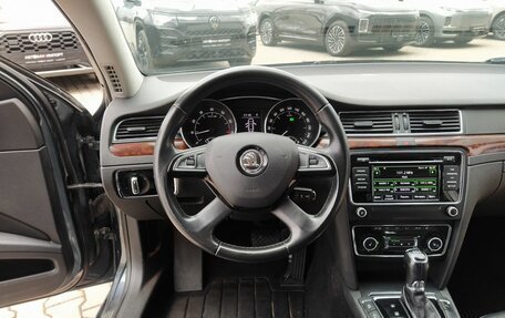 Skoda Superb III рестайлинг, 2013 год, 980 000 рублей, 20 фотография