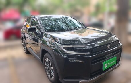 Toyota RAV4, 2025 год, 4 208 000 рублей, 3 фотография