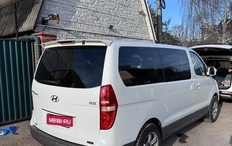 Hyundai H-1 II рестайлинг, 2010 год, 1 390 000 рублей, 3 фотография