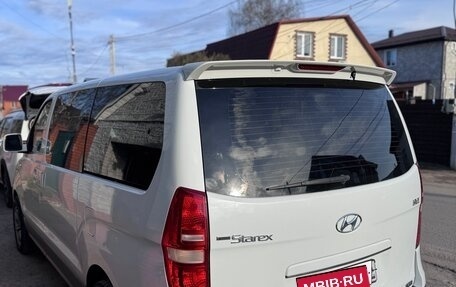 Hyundai H-1 II рестайлинг, 2010 год, 1 390 000 рублей, 4 фотография