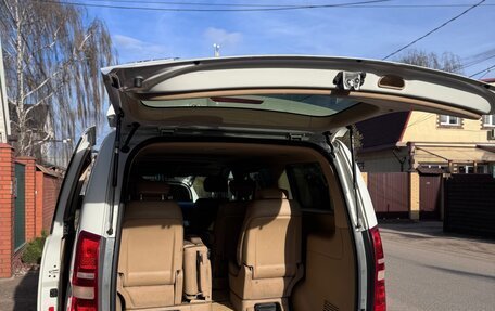 Hyundai H-1 II рестайлинг, 2010 год, 1 390 000 рублей, 12 фотография