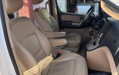 Hyundai H-1 II рестайлинг, 2010 год, 1 390 000 рублей, 16 фотография