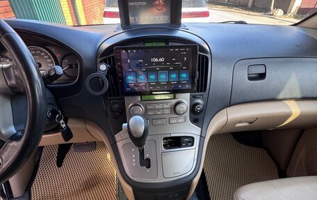 Hyundai H-1 II рестайлинг, 2010 год, 1 390 000 рублей, 22 фотография