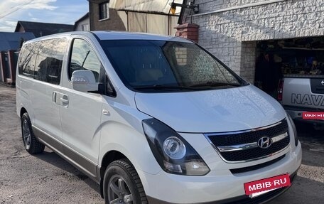 Hyundai H-1 II рестайлинг, 2010 год, 1 390 000 рублей, 2 фотография