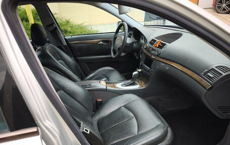 Mercedes-Benz E-Класс, 2002 год, 1 250 000 рублей, 10 фотография