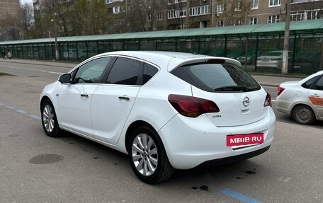 Opel Astra J, 2011 год, 630 000 рублей, 6 фотография