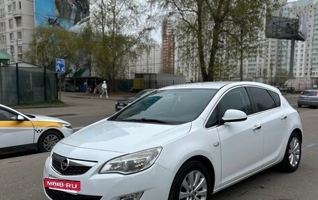 Opel Astra J, 2011 год, 630 000 рублей, 3 фотография