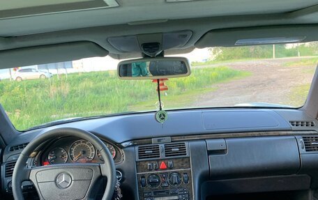 Mercedes-Benz E-Класс, 1997 год, 700 000 рублей, 8 фотография