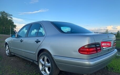 Mercedes-Benz E-Класс, 1997 год, 700 000 рублей, 4 фотография