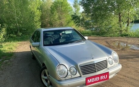 Mercedes-Benz E-Класс, 1997 год, 700 000 рублей, 2 фотография
