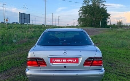 Mercedes-Benz E-Класс, 1997 год, 700 000 рублей, 10 фотография