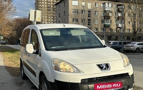 Peugeot Partner II рестайлинг 2, 2011 год, 735 000 рублей, 1 фотография