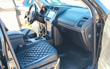 Toyota Land Cruiser Prado 150 рестайлинг 2, 2019 год, 5 200 000 рублей, 5 фотография