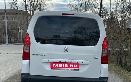 Peugeot Partner II рестайлинг 2, 2011 год, 735 000 рублей, 6 фотография