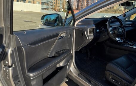 Lexus RX IV рестайлинг, 2017 год, 4 000 000 рублей, 8 фотография