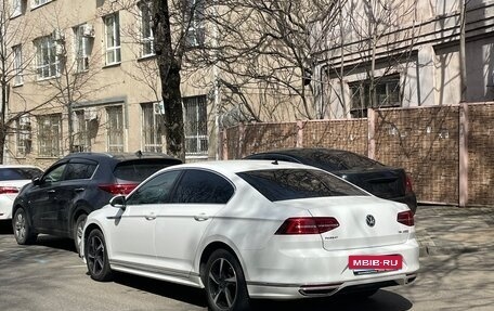 Volkswagen Passat B8 рестайлинг, 2016 год, 1 350 000 рублей, 2 фотография