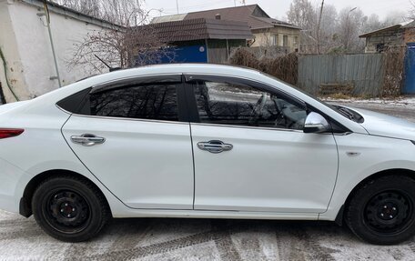 Hyundai Solaris II рестайлинг, 2017 год, 1 500 000 рублей, 2 фотография