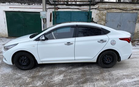 Hyundai Solaris II рестайлинг, 2017 год, 1 500 000 рублей, 3 фотография