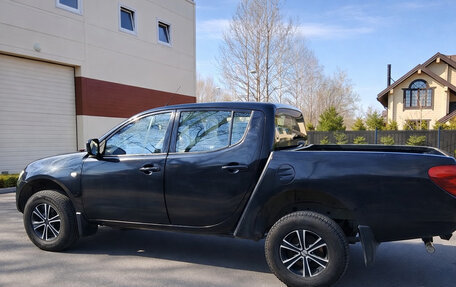 Mitsubishi L200 IV рестайлинг, 2013 год, 900 000 рублей, 2 фотография