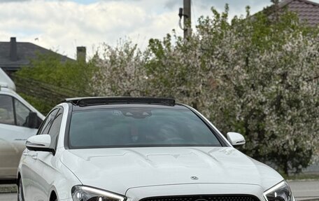 Mercedes-Benz E-Класс, 2022 год, 6 390 000 рублей, 2 фотография