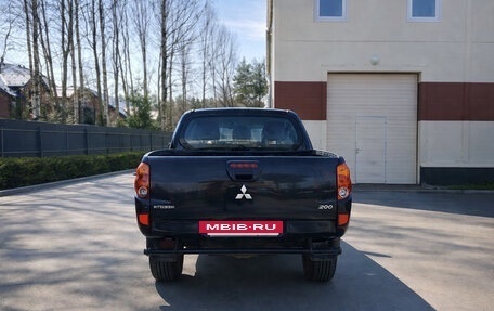Mitsubishi L200 IV рестайлинг, 2013 год, 900 000 рублей, 3 фотография