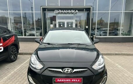 Hyundai Solaris II рестайлинг, 2011 год, 678 000 рублей, 2 фотография