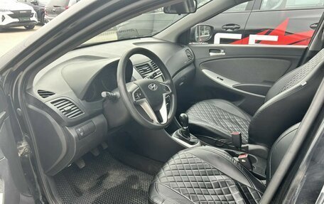 Hyundai Solaris II рестайлинг, 2011 год, 678 000 рублей, 10 фотография