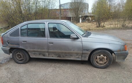 Opel Kadett E рестайлинг, 1990 год, 60 000 рублей, 3 фотография