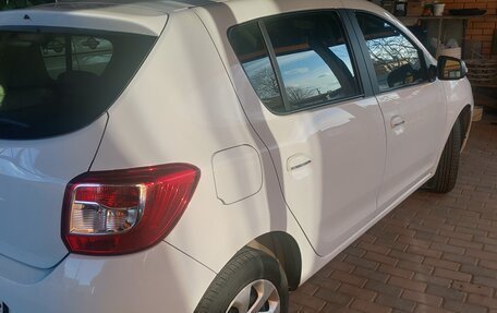 Renault Sandero II рестайлинг, 2015 год, 860 000 рублей, 2 фотография