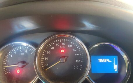 Renault Sandero II рестайлинг, 2015 год, 860 000 рублей, 5 фотография