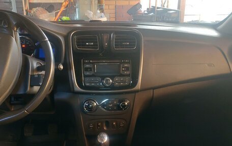 Renault Sandero II рестайлинг, 2015 год, 860 000 рублей, 7 фотография