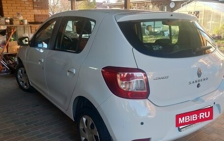 Renault Sandero II рестайлинг, 2015 год, 860 000 рублей, 3 фотография