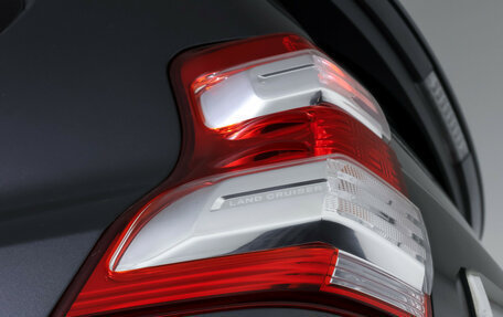 Toyota Land Cruiser Prado 150 рестайлинг 2, 2015 год, 4 099 000 рублей, 22 фотография