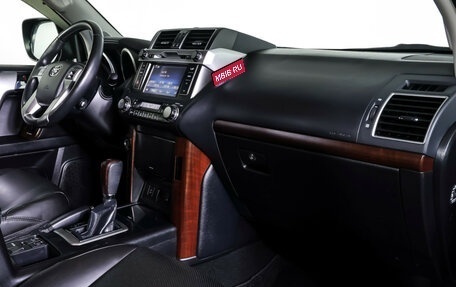 Toyota Land Cruiser Prado 150 рестайлинг 2, 2015 год, 4 099 000 рублей, 10 фотография