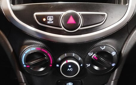 Hyundai Solaris II рестайлинг, 2011 год, 750 000 рублей, 15 фотография