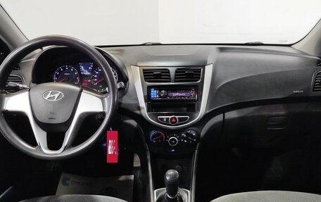 Hyundai Solaris II рестайлинг, 2011 год, 750 000 рублей, 13 фотография