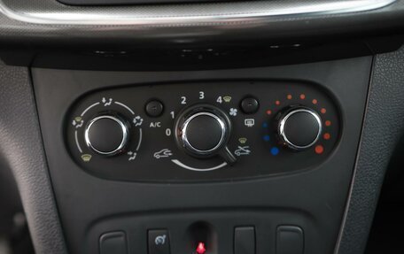 Renault Sandero II рестайлинг, 2019 год, 1 222 000 рублей, 18 фотография