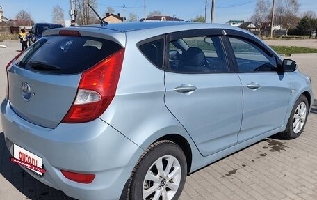 Hyundai Solaris II рестайлинг, 2012 год, 580 000 рублей, 3 фотография