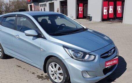 Hyundai Solaris II рестайлинг, 2012 год, 580 000 рублей, 1 фотография