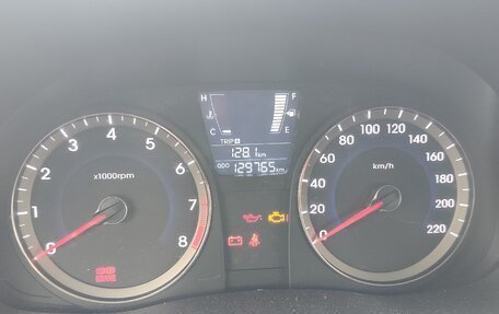 Hyundai Solaris II рестайлинг, 2012 год, 580 000 рублей, 9 фотография