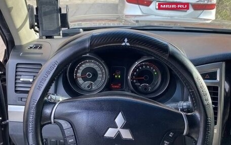 Mitsubishi Pajero IV, 2015 год, 2 100 000 рублей, 3 фотография