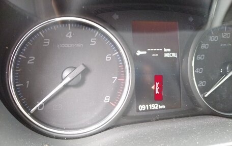 Mitsubishi Outlander III рестайлинг 3, 2019 год, 2 600 000 рублей, 2 фотография