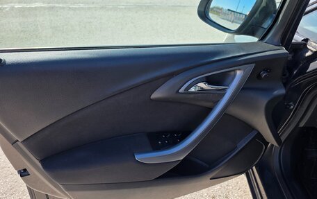 Opel Astra J, 2014 год, 800 000 рублей, 15 фотография