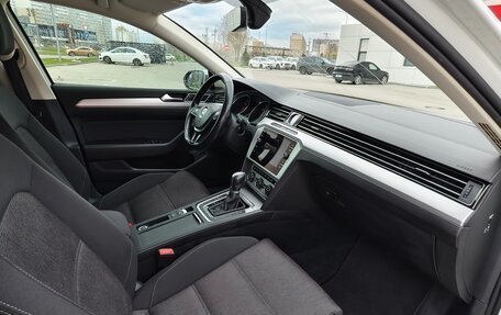 Volkswagen Passat B8 рестайлинг, 2019 год, 2 000 000 рублей, 9 фотография