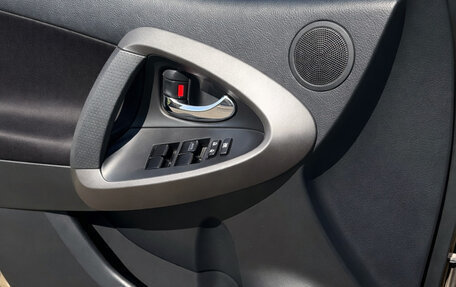 Toyota RAV4, 2010 год, 1 700 000 рублей, 2 фотография